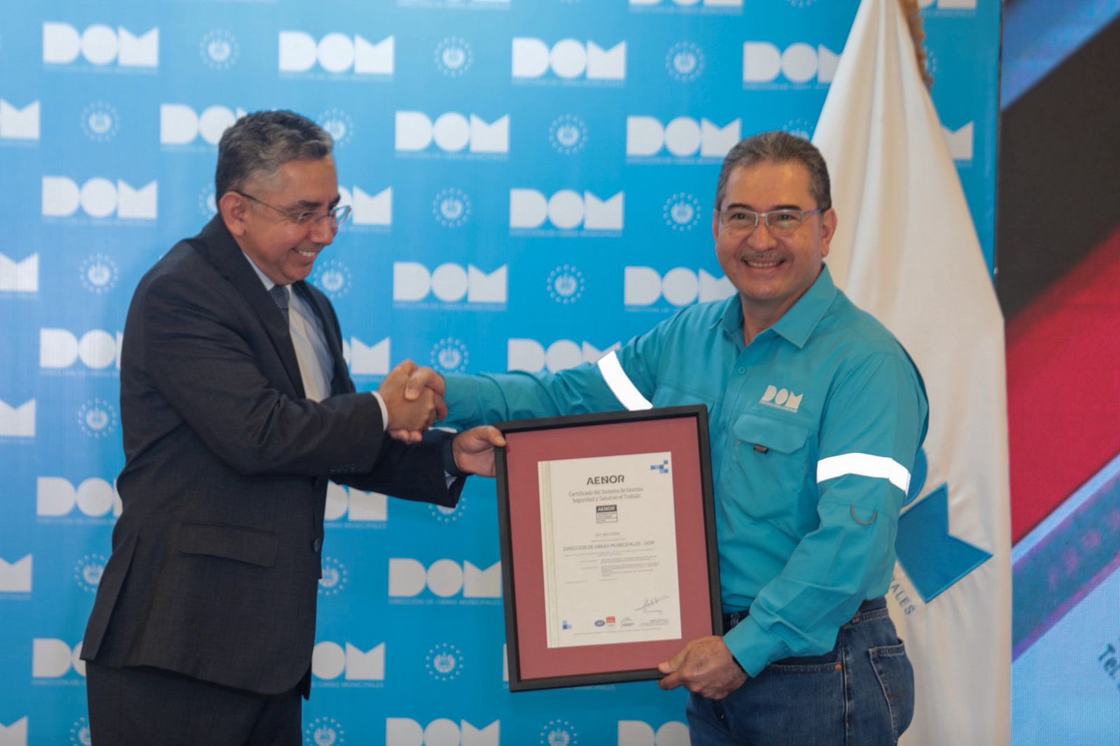dom-obtiene-certificacion-internacional-iso-450012018-en-seguridad-laboral